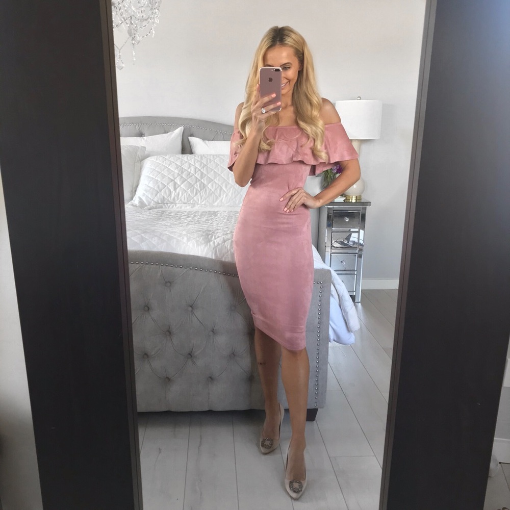 LAST ONE (Medium)!! Elegant Off the Shoulders Midi Suede Dress - Picture 2 of 8